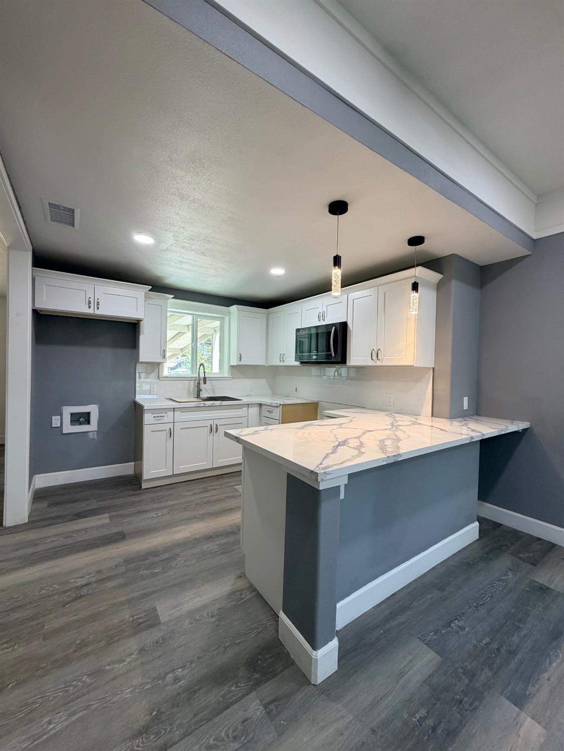 2427 E Tyler, Fresno, CA 93701