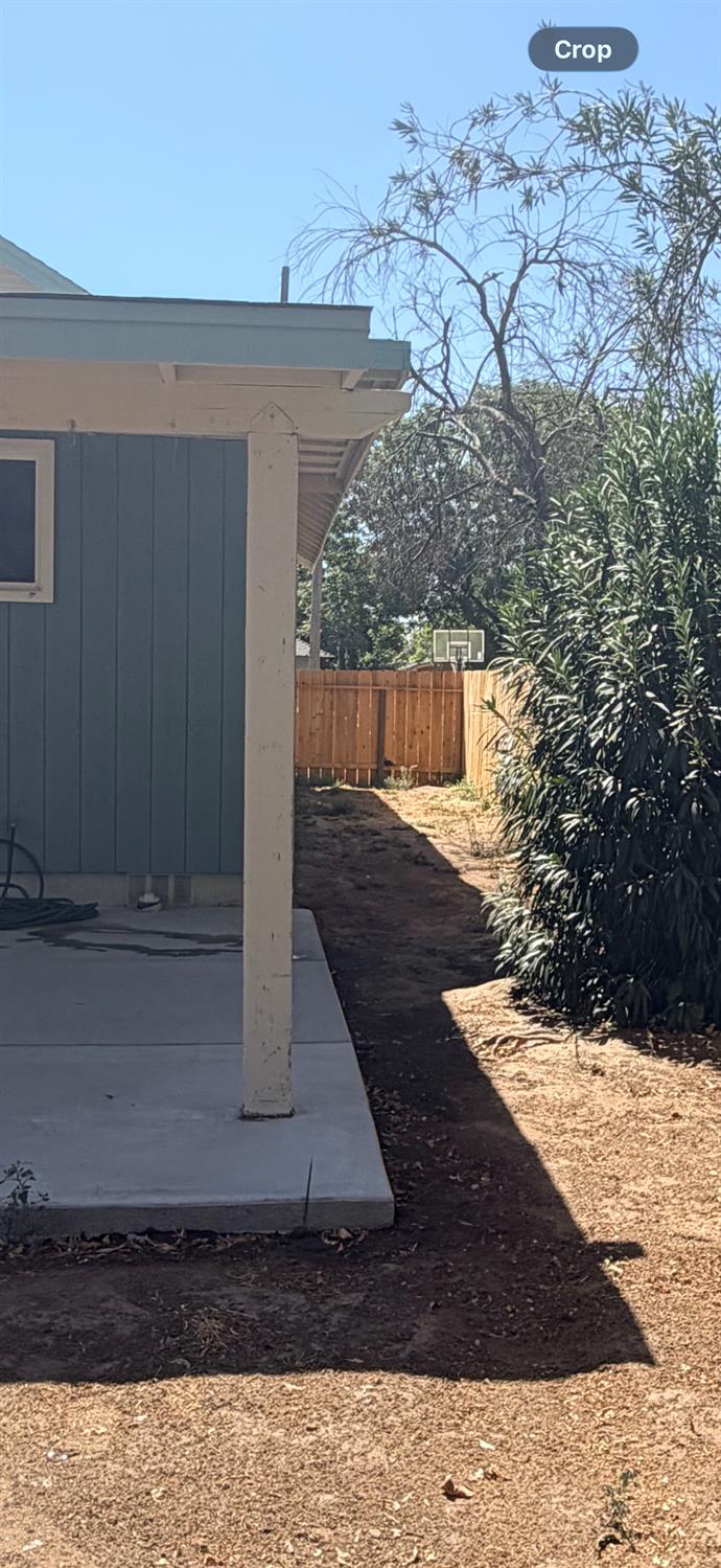 2427 E Tyler, Fresno, CA 93701