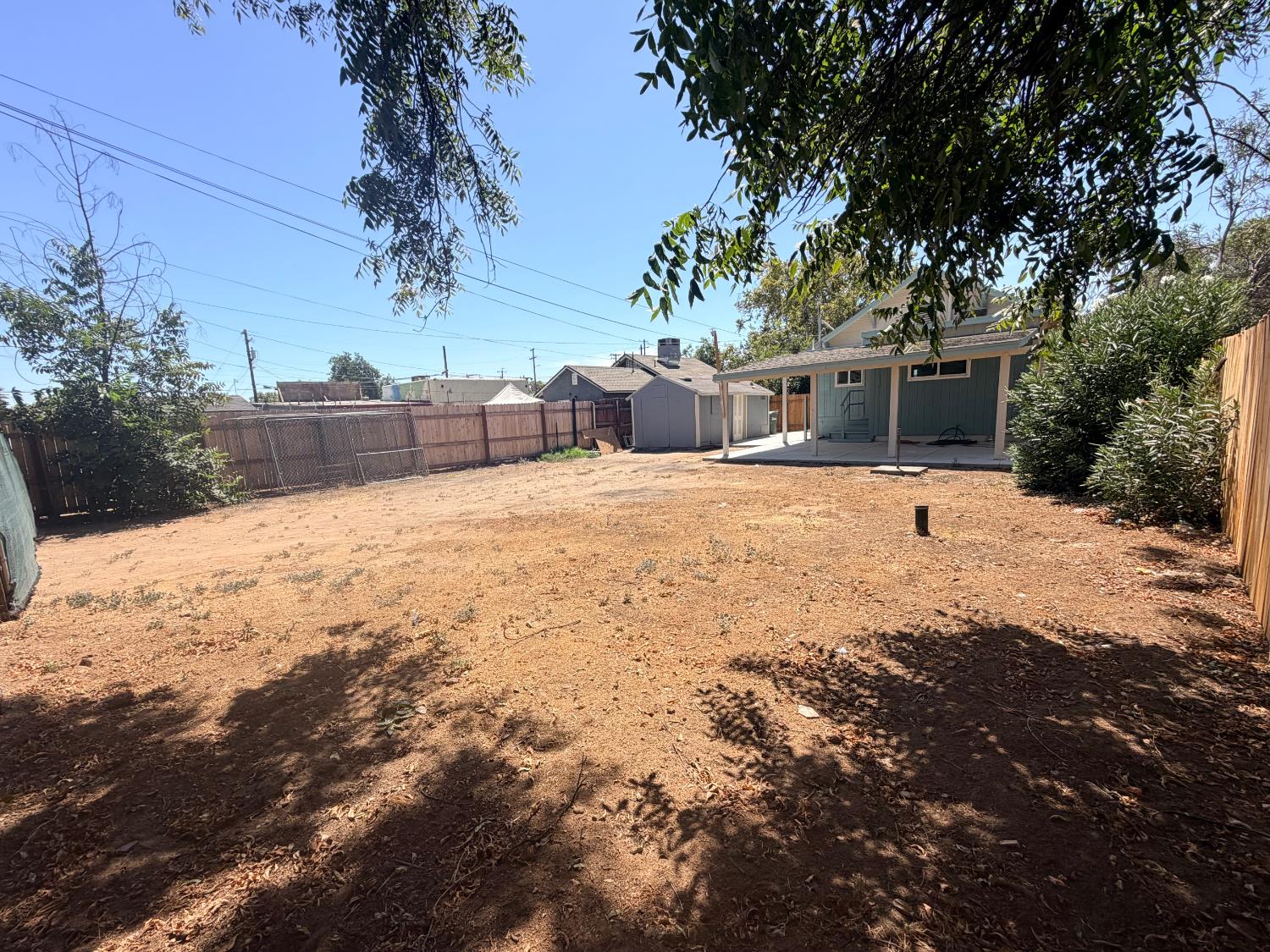 2427 E Tyler, Fresno, CA 93701