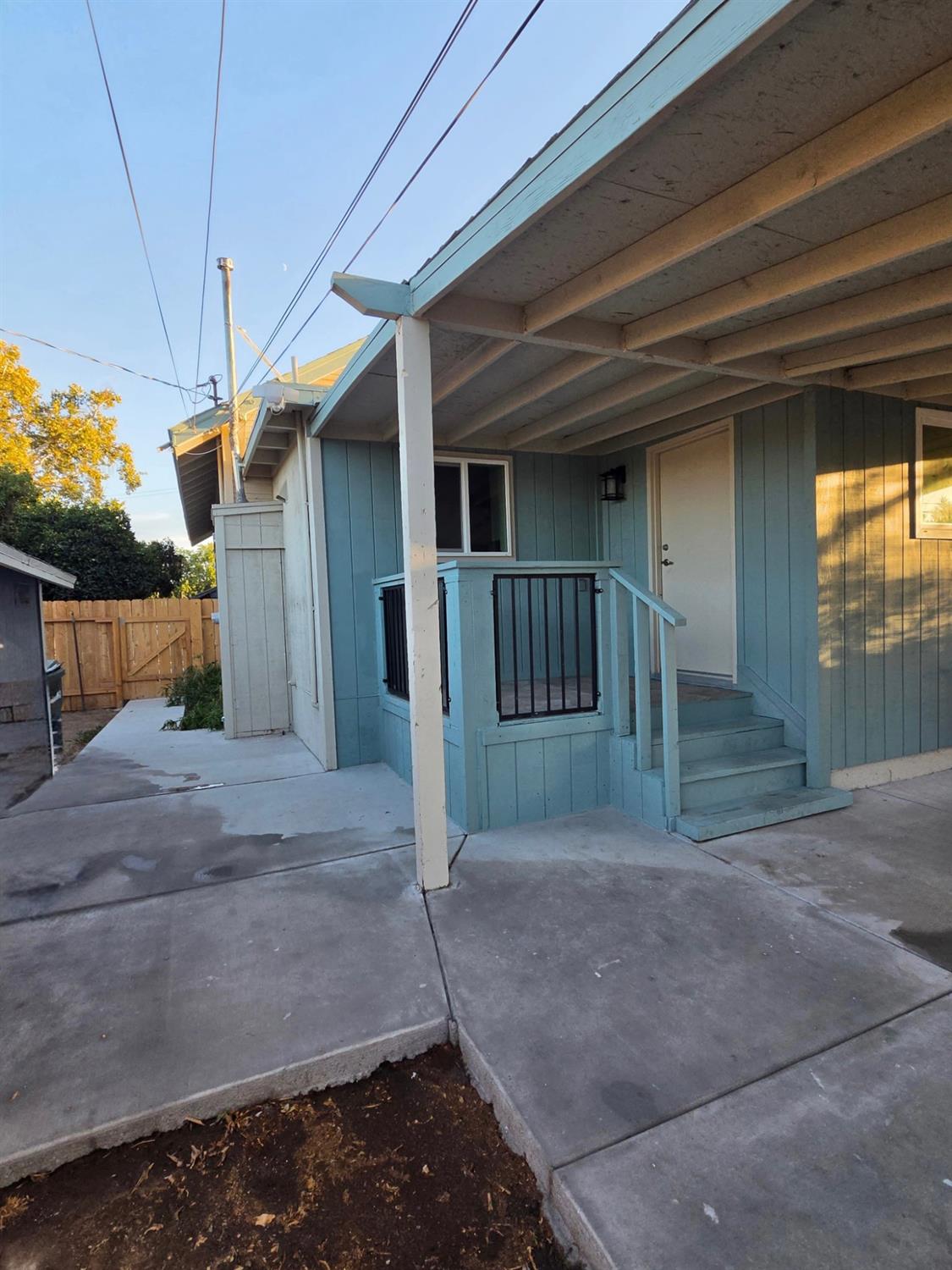 2427 E Tyler, Fresno, CA 93701