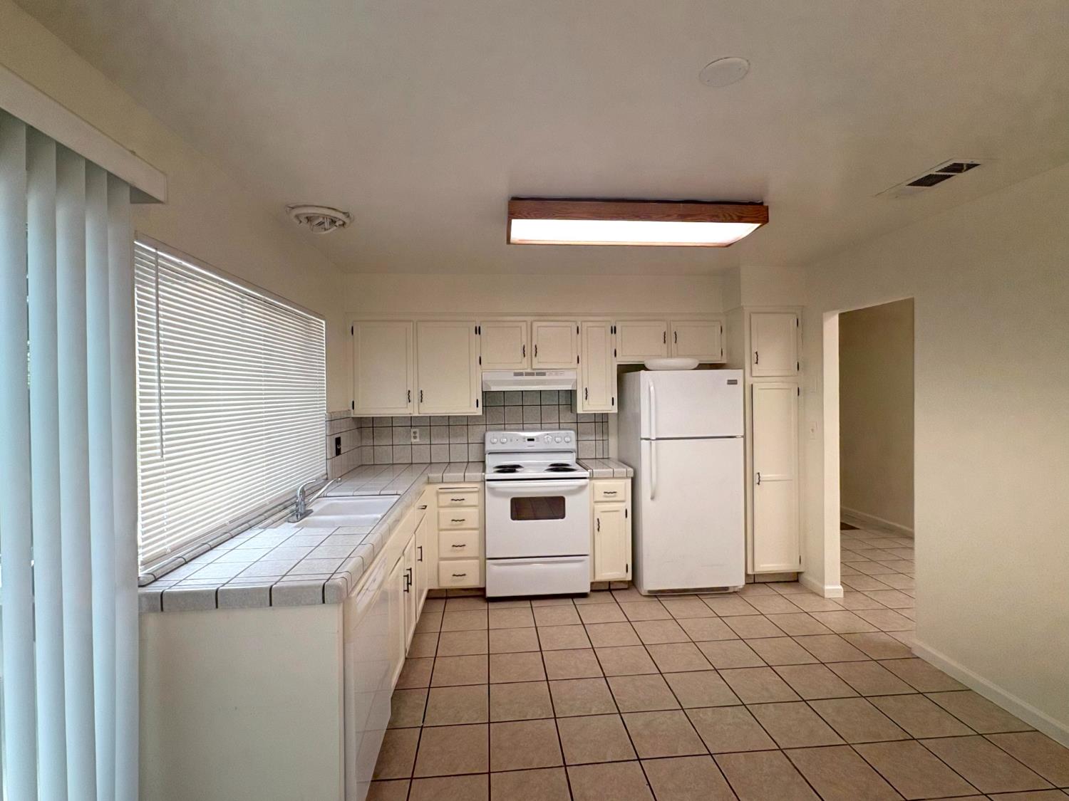 455 columba, Merced, CA 95340