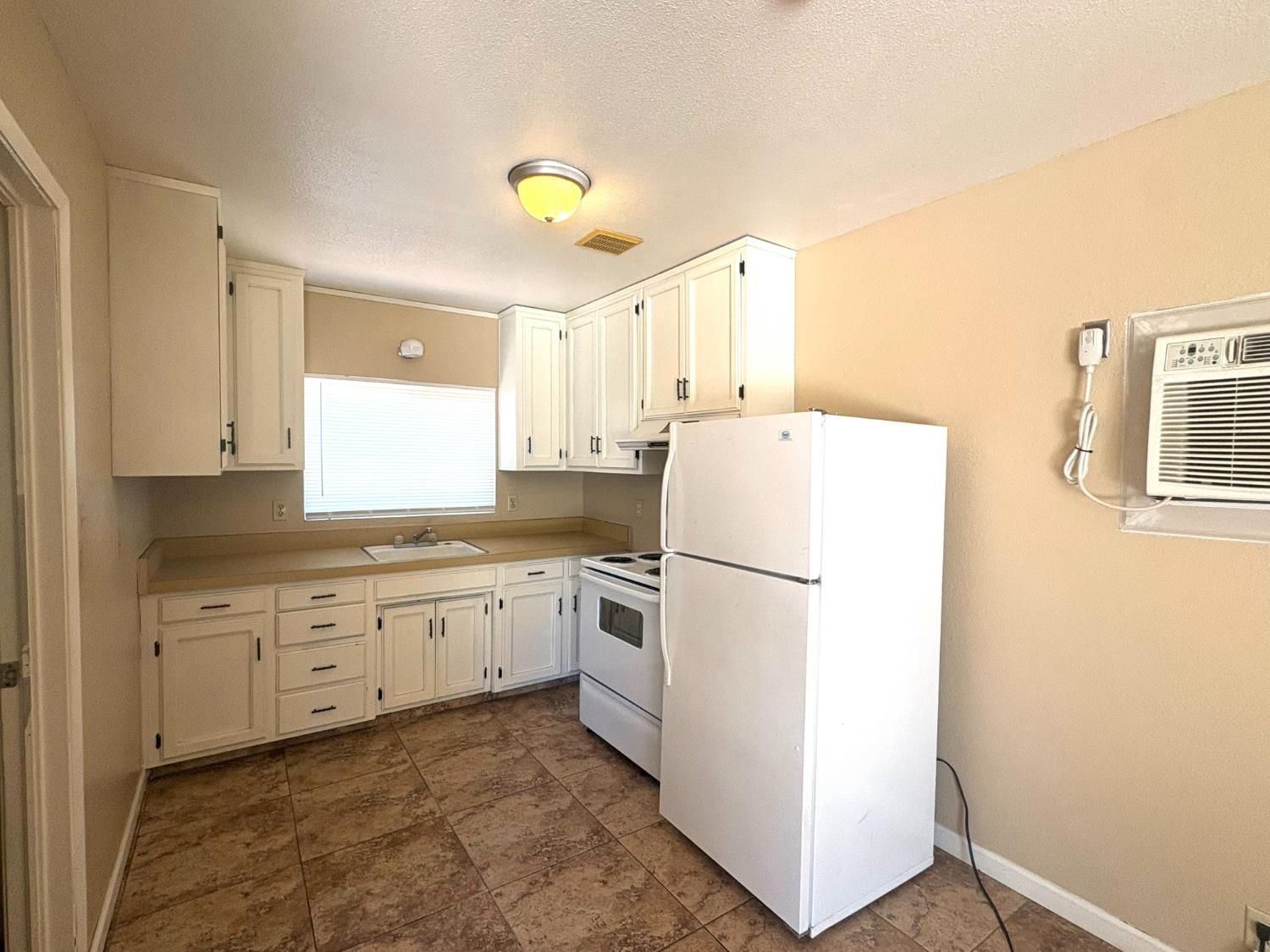 455 columba, Merced, CA 95340