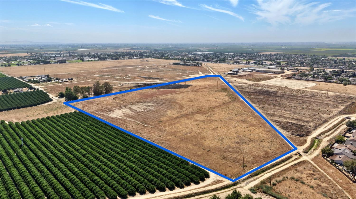28 E South Ave, Parlier, CA 93648