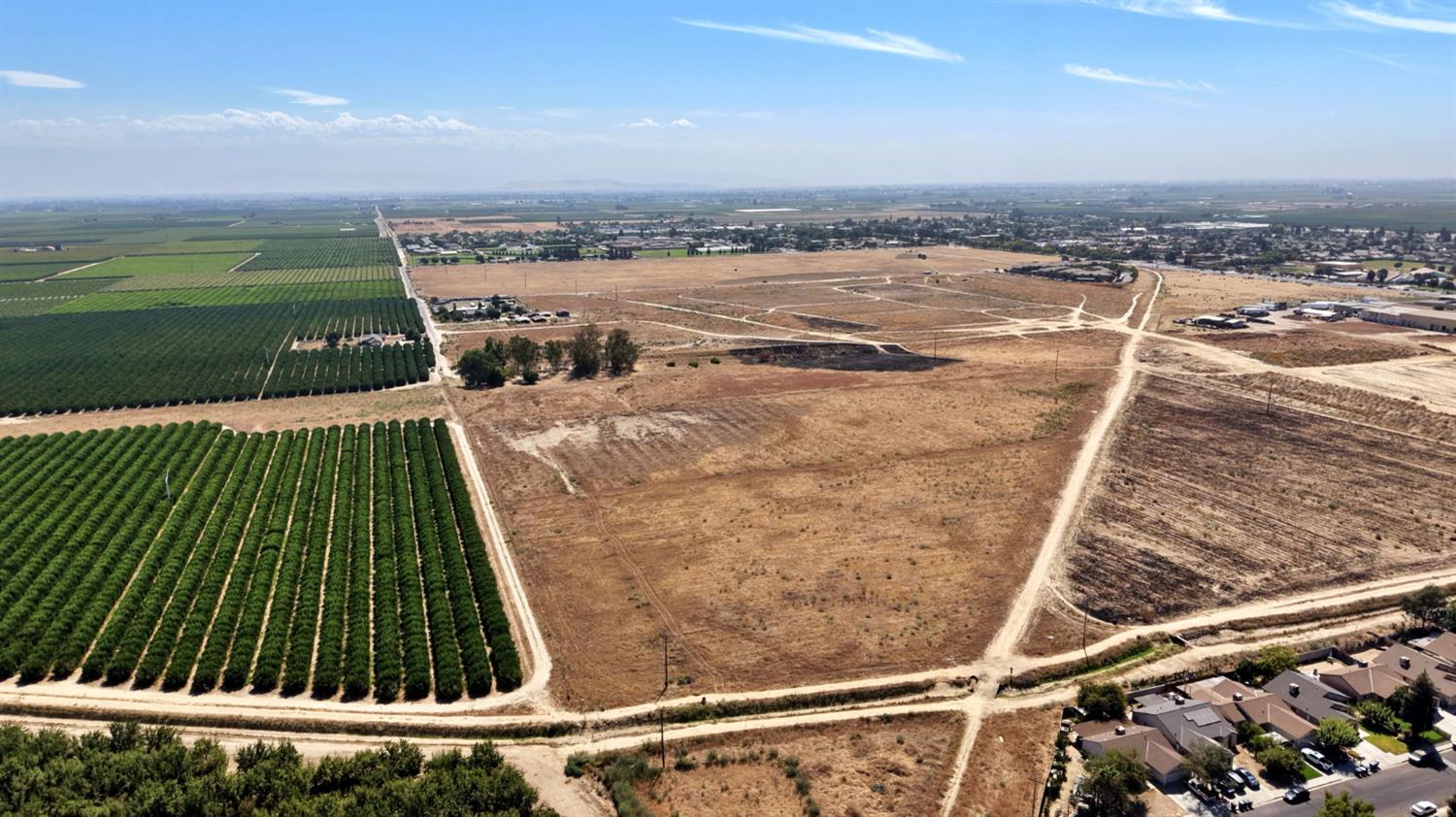 28 E South Ave, Parlier, CA 93648