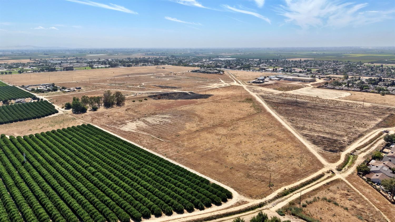 28 E South Ave, Parlier, CA 93648