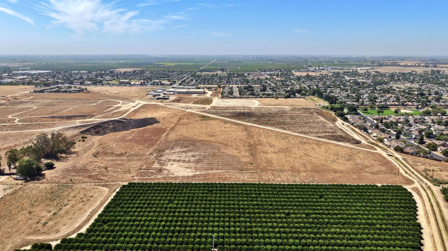 28 E South Ave, Parlier, CA 93648