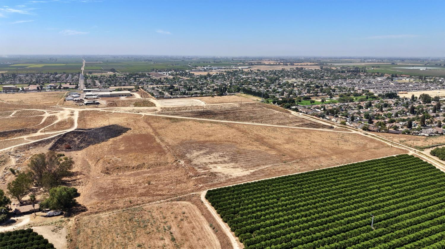 28 E South Ave, Parlier, CA 93648