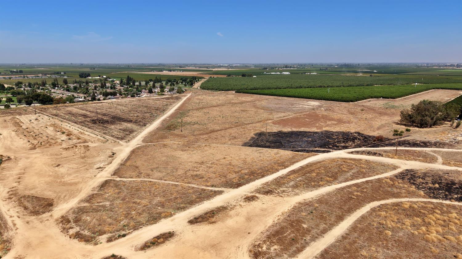 28 E South Ave, Parlier, CA 93648