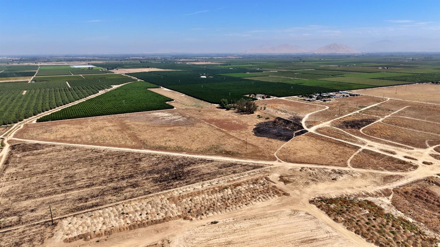 28 E South Ave, Parlier, CA 93648