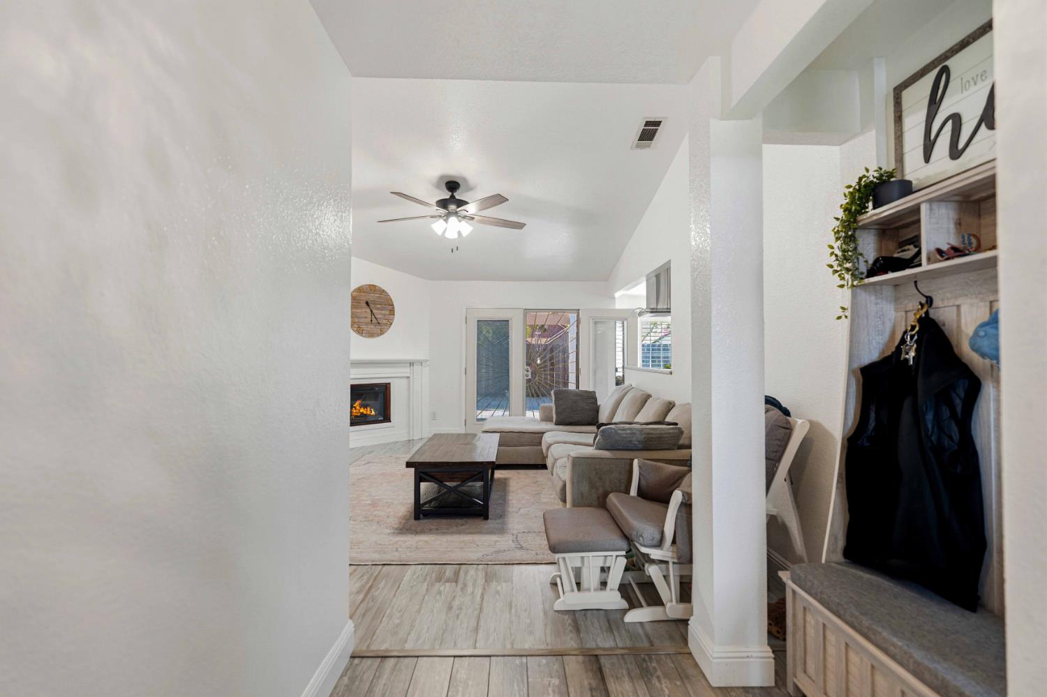 1160 Collegeview Dr, Turlock, CA 95382