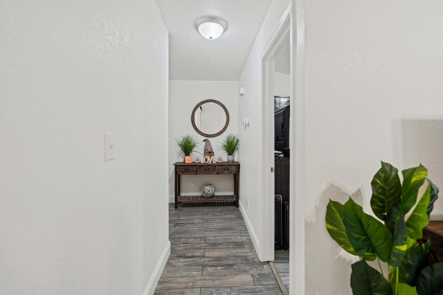 1160 Collegeview Dr, Turlock, CA 95382