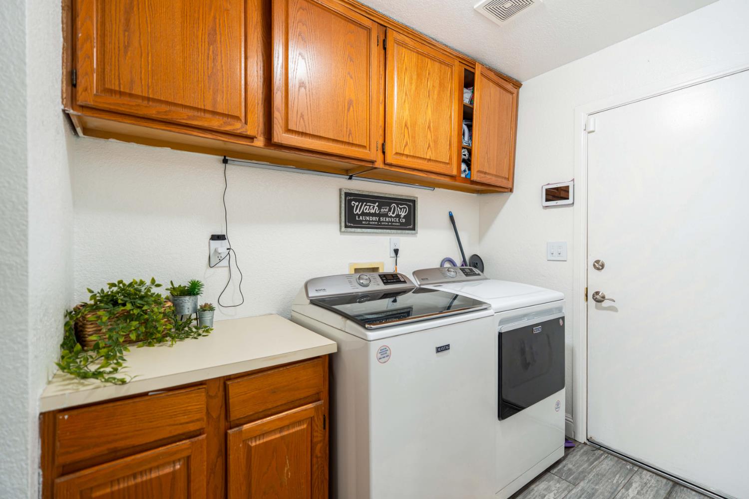 1160 Collegeview Dr, Turlock, CA 95382