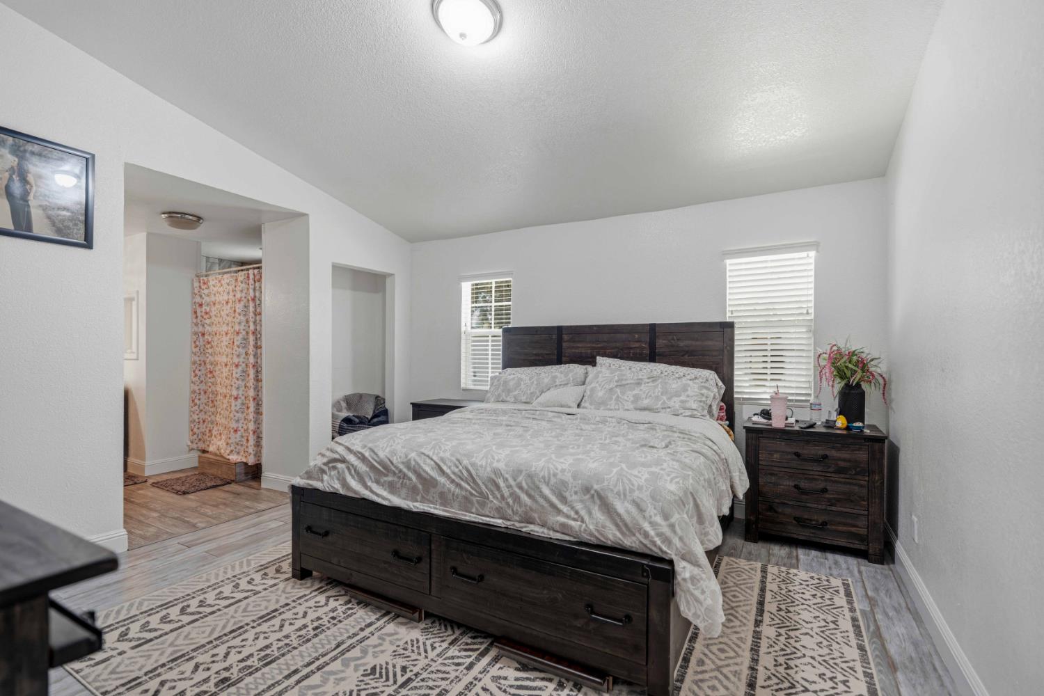 1160 Collegeview Dr, Turlock, CA 95382