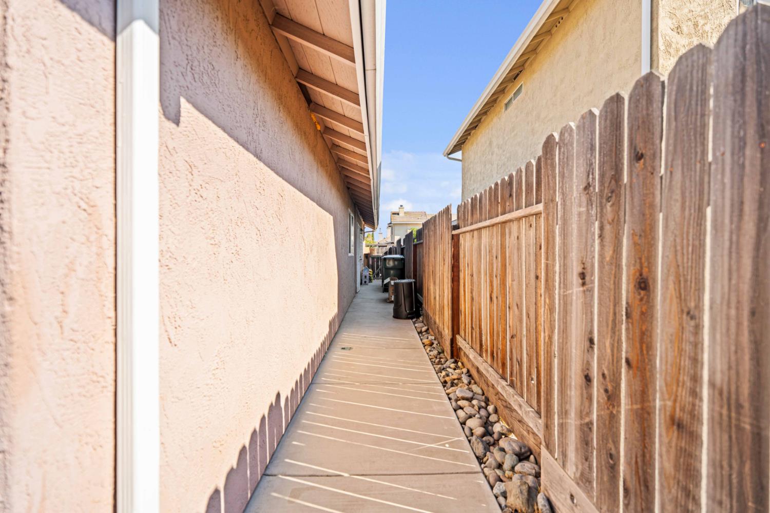 1160 Collegeview Dr, Turlock, CA 95382