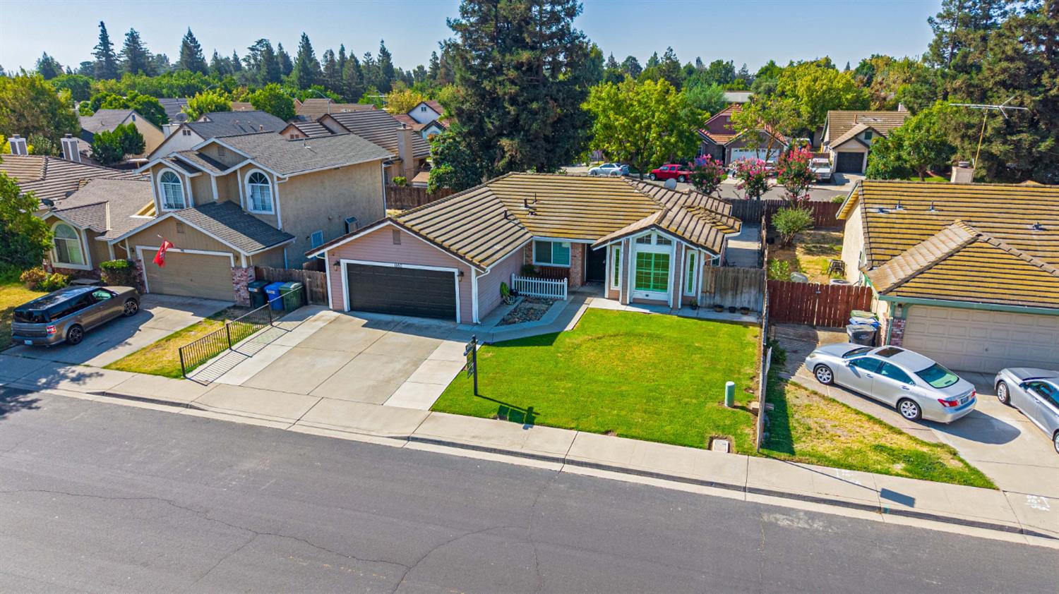 1160 Collegeview Dr, Turlock, CA 95382