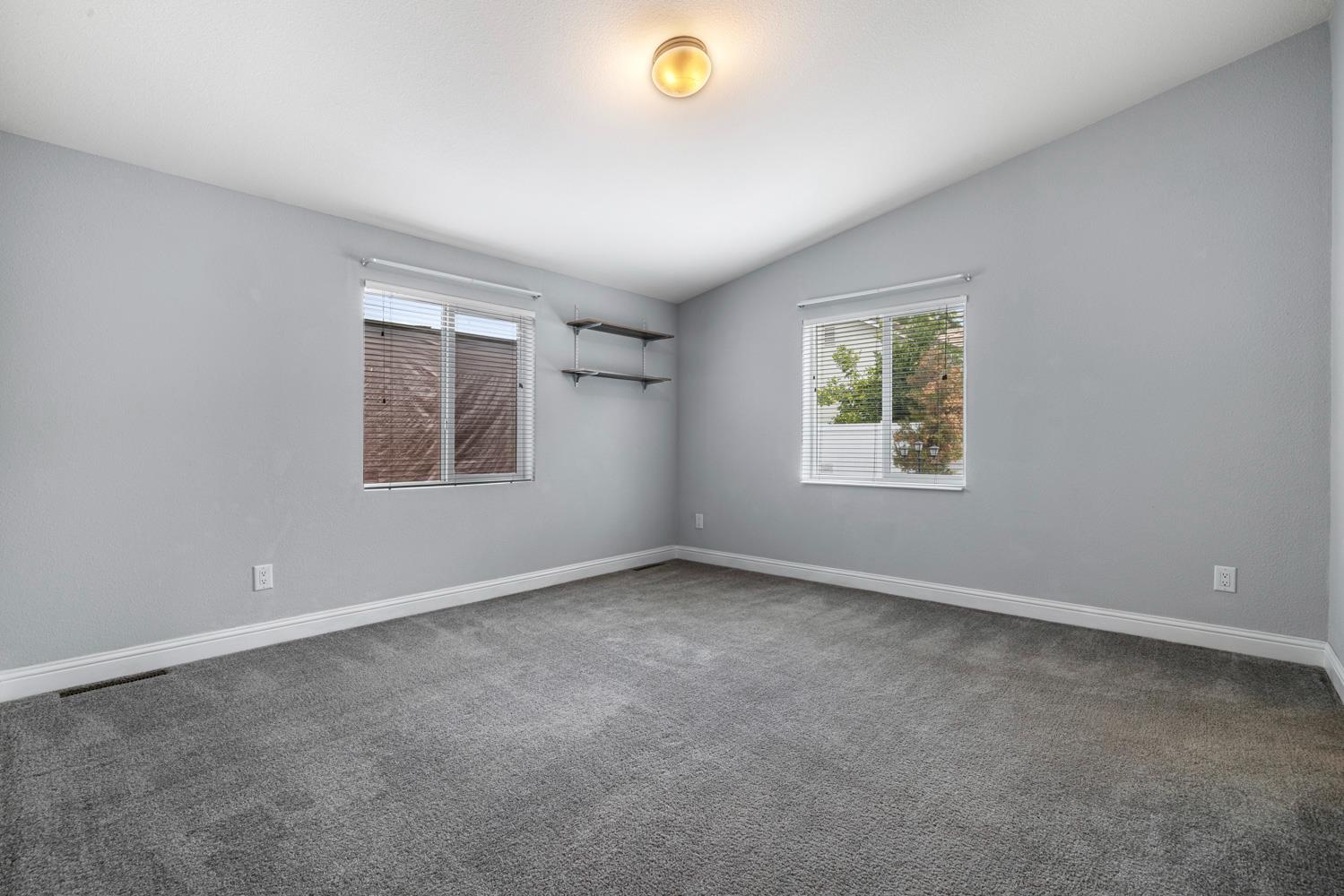 1526 Queen Way, Livingston, CA 95334
