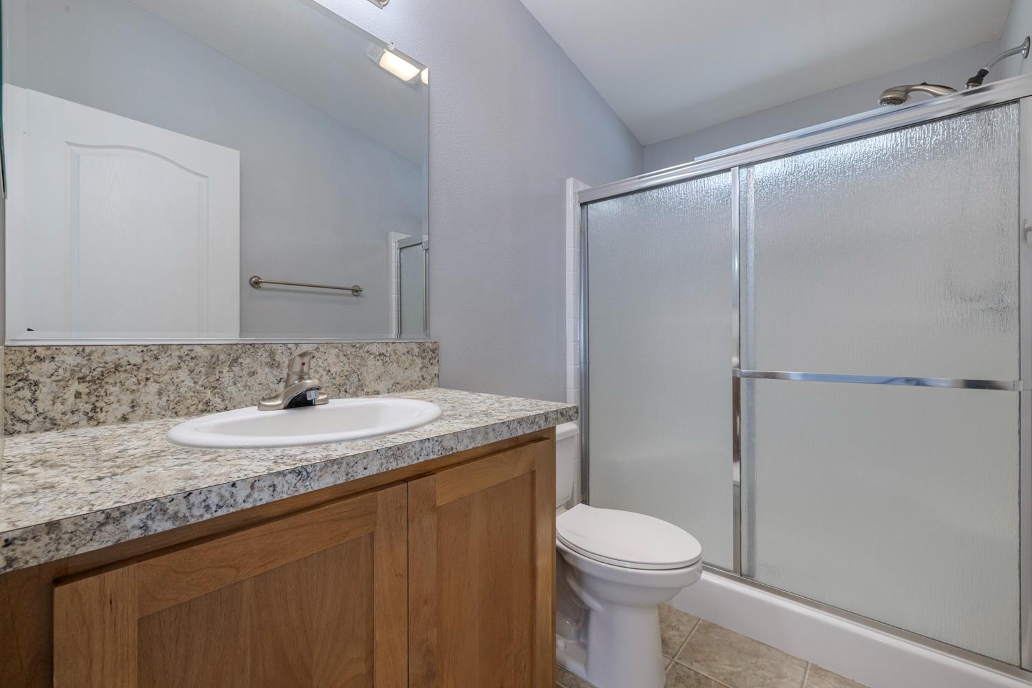 1526 Queen Way, Livingston, CA 95334
