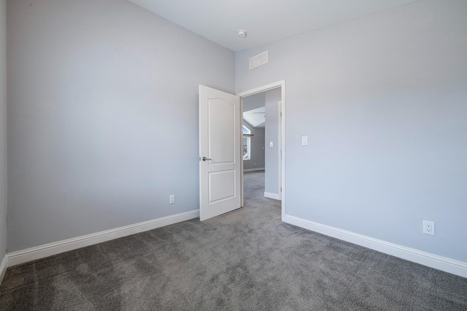 1526 Queen Way, Livingston, CA 95334