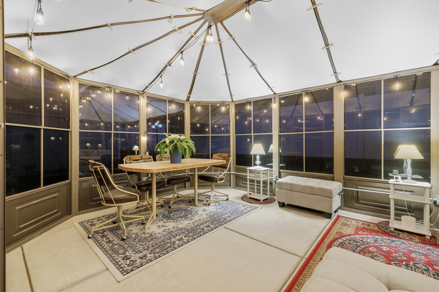 1526 Queen Way, Livingston, CA 95334