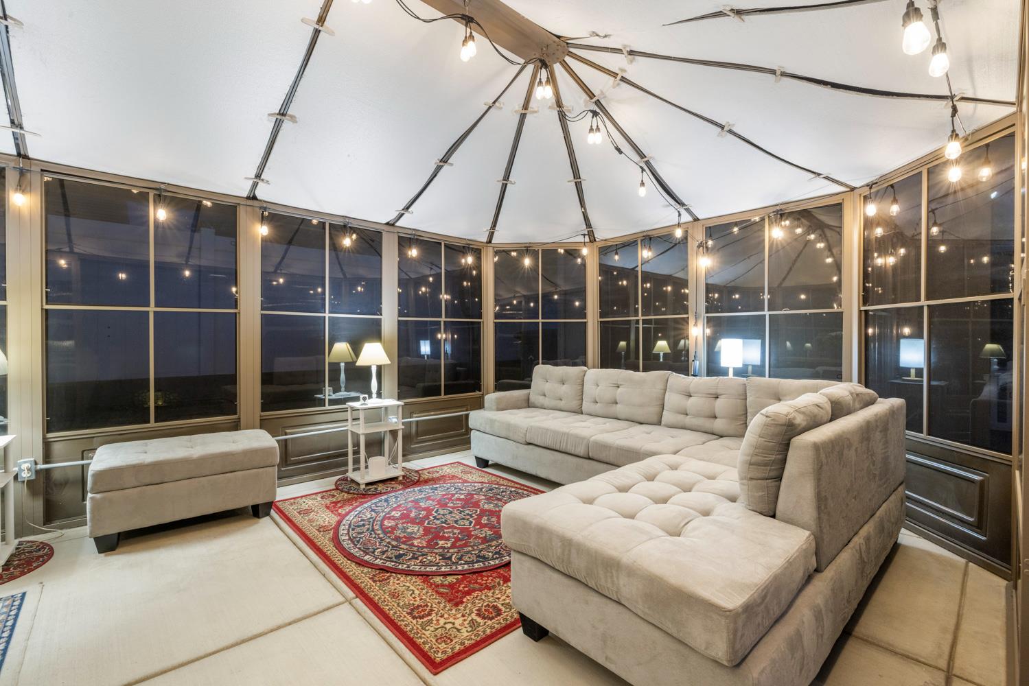 1526 Queen Way, Livingston, CA 95334