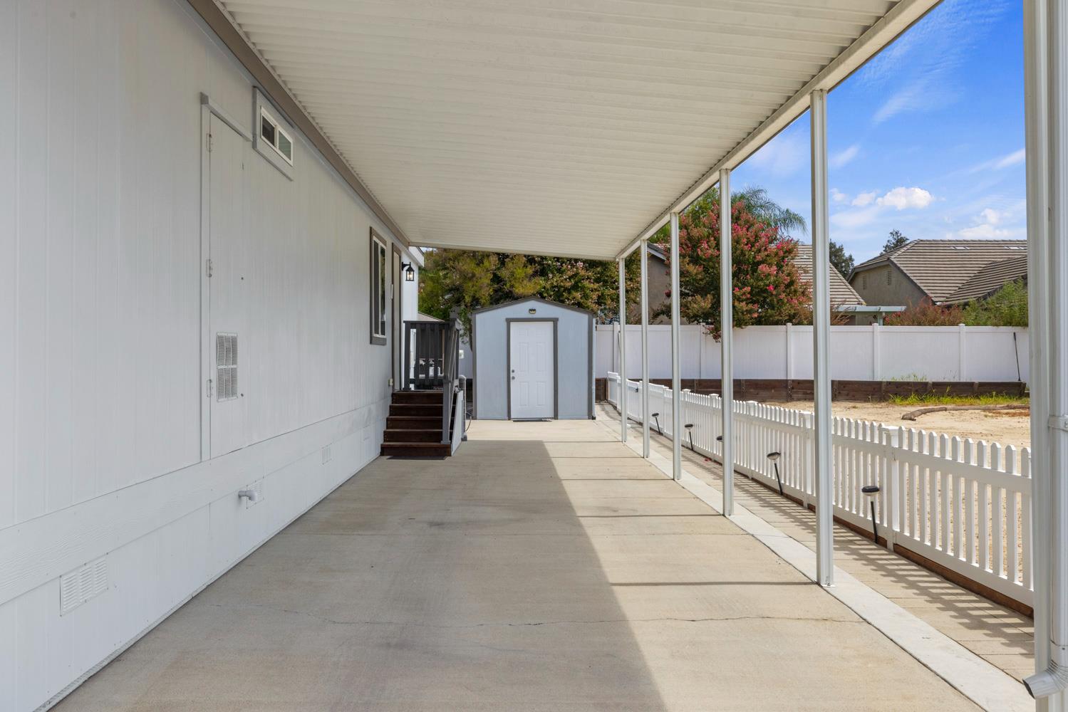 1526 Queen Way, Livingston, CA 95334