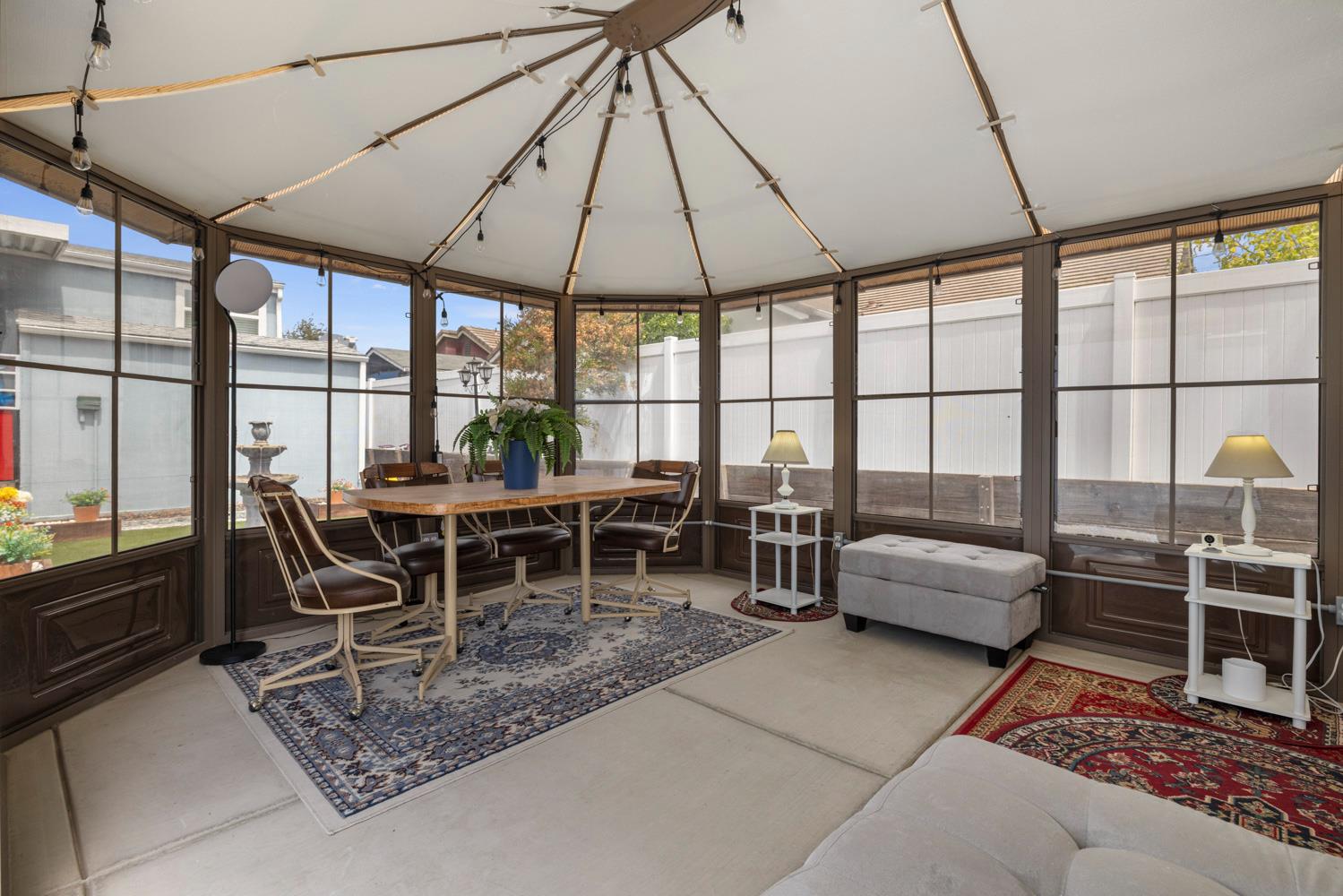 1526 Queen Way, Livingston, CA 95334