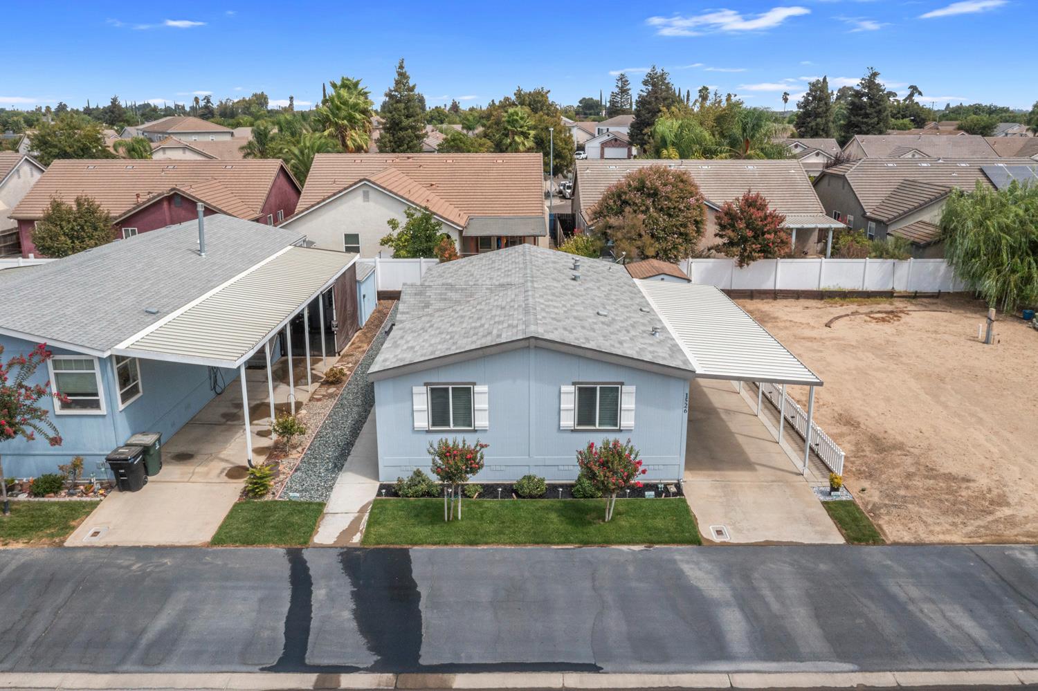 1526 Queen Way, Livingston, CA 95334