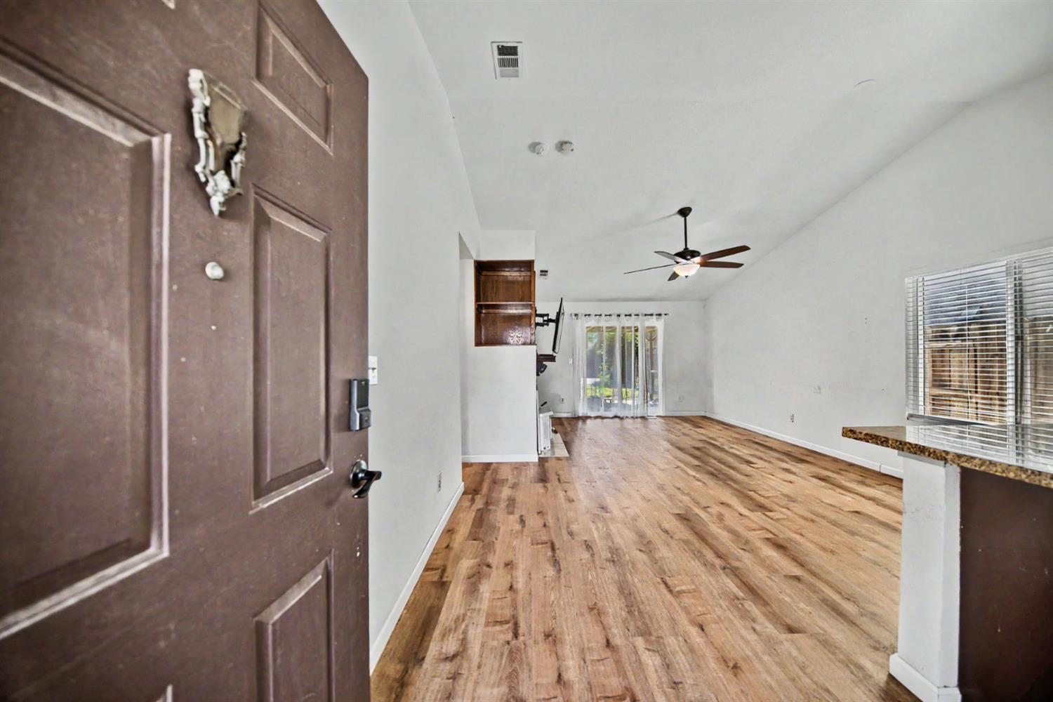 9572 Stonewall Ct, Delhi, CA 95315
