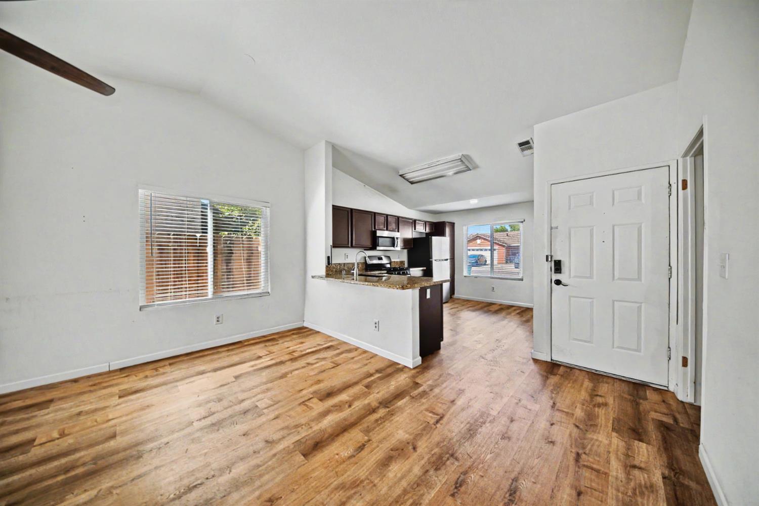 9572 Stonewall Ct, Delhi, CA 95315