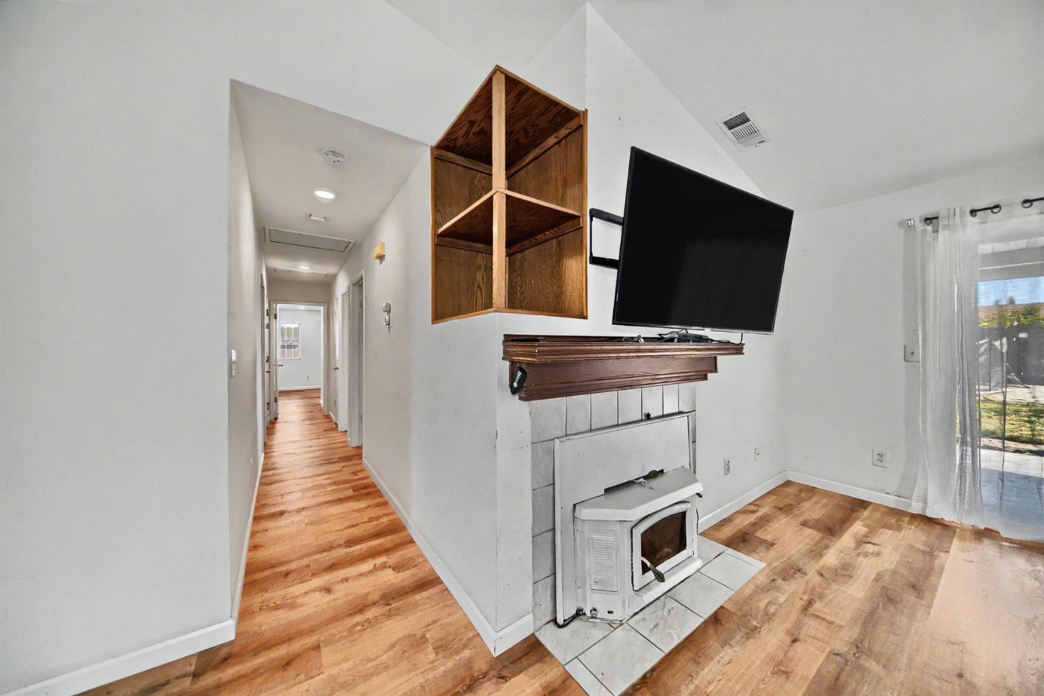 9572 Stonewall Ct, Delhi, CA 95315