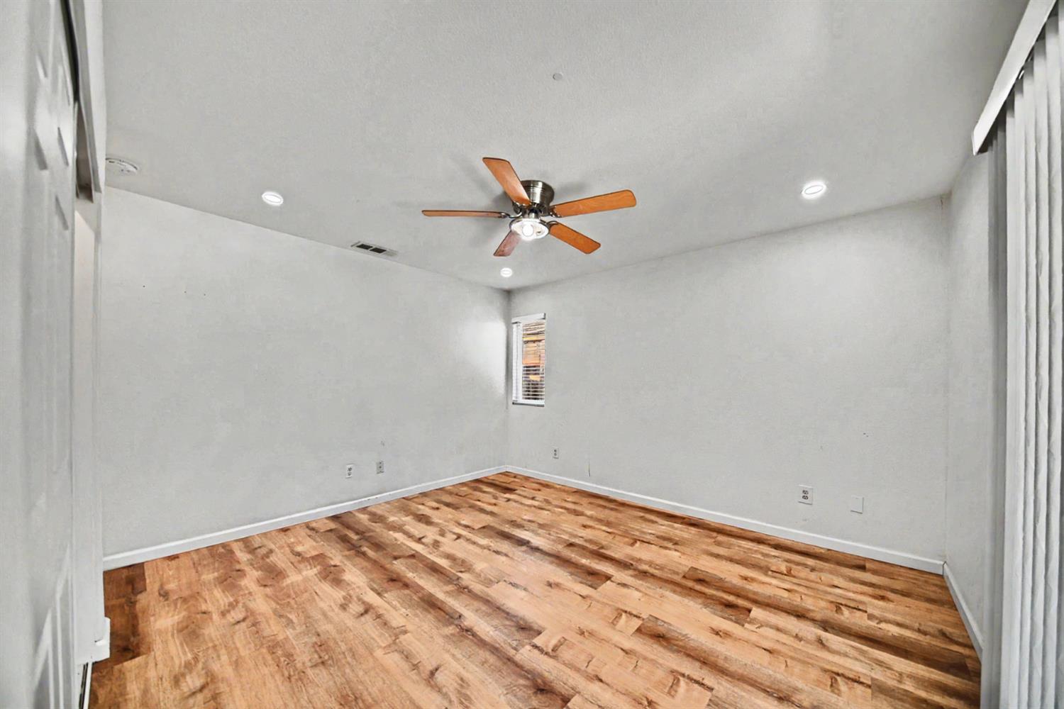 9572 Stonewall Ct, Delhi, CA 95315