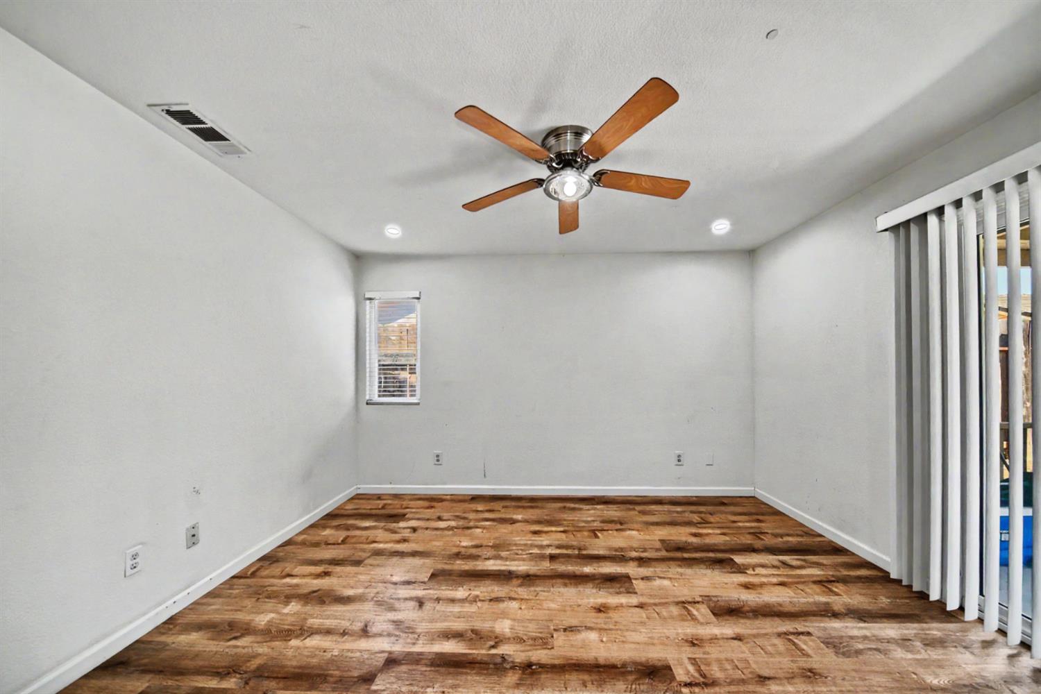 9572 Stonewall Ct, Delhi, CA 95315