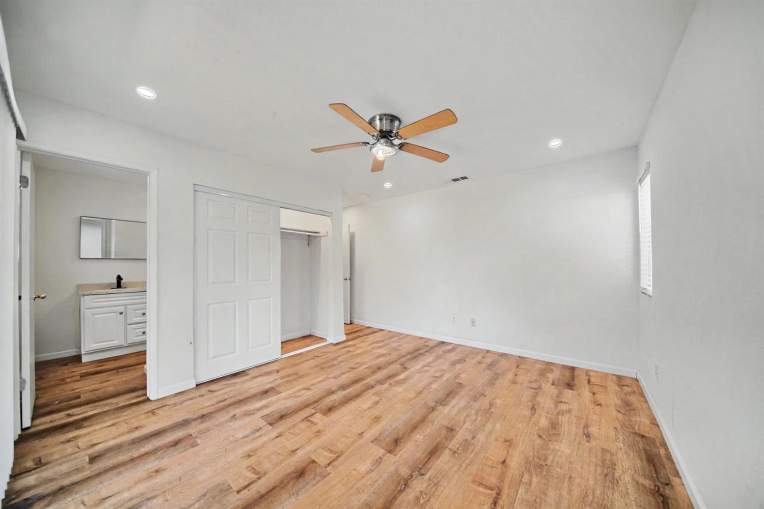 9572 Stonewall Ct, Delhi, CA 95315