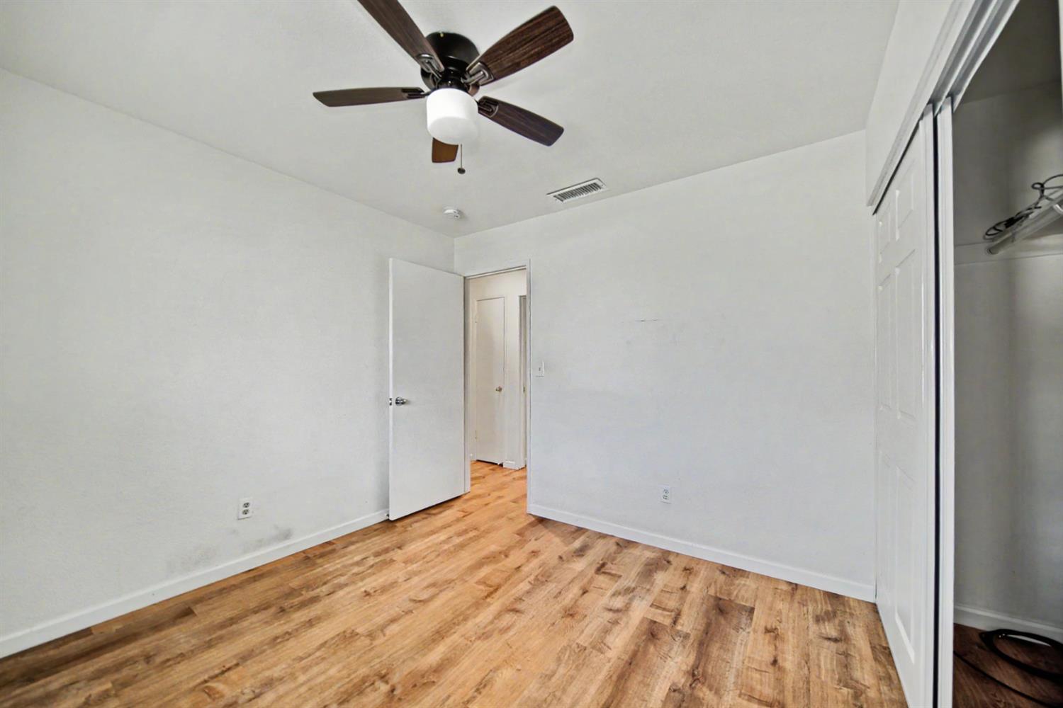 9572 Stonewall Ct, Delhi, CA 95315