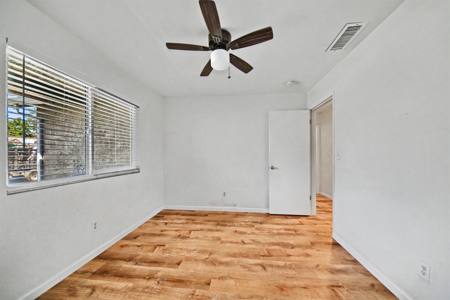 9572 Stonewall Ct, Delhi, CA 95315