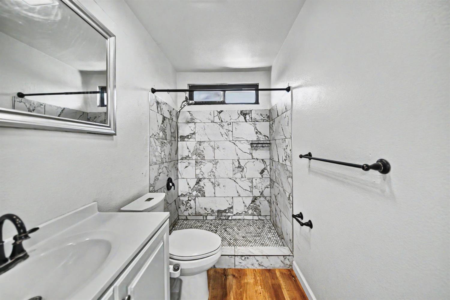 9572 Stonewall Ct, Delhi, CA 95315