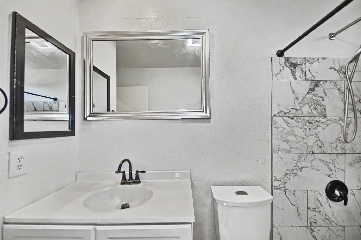 9572 Stonewall Ct, Delhi, CA 95315