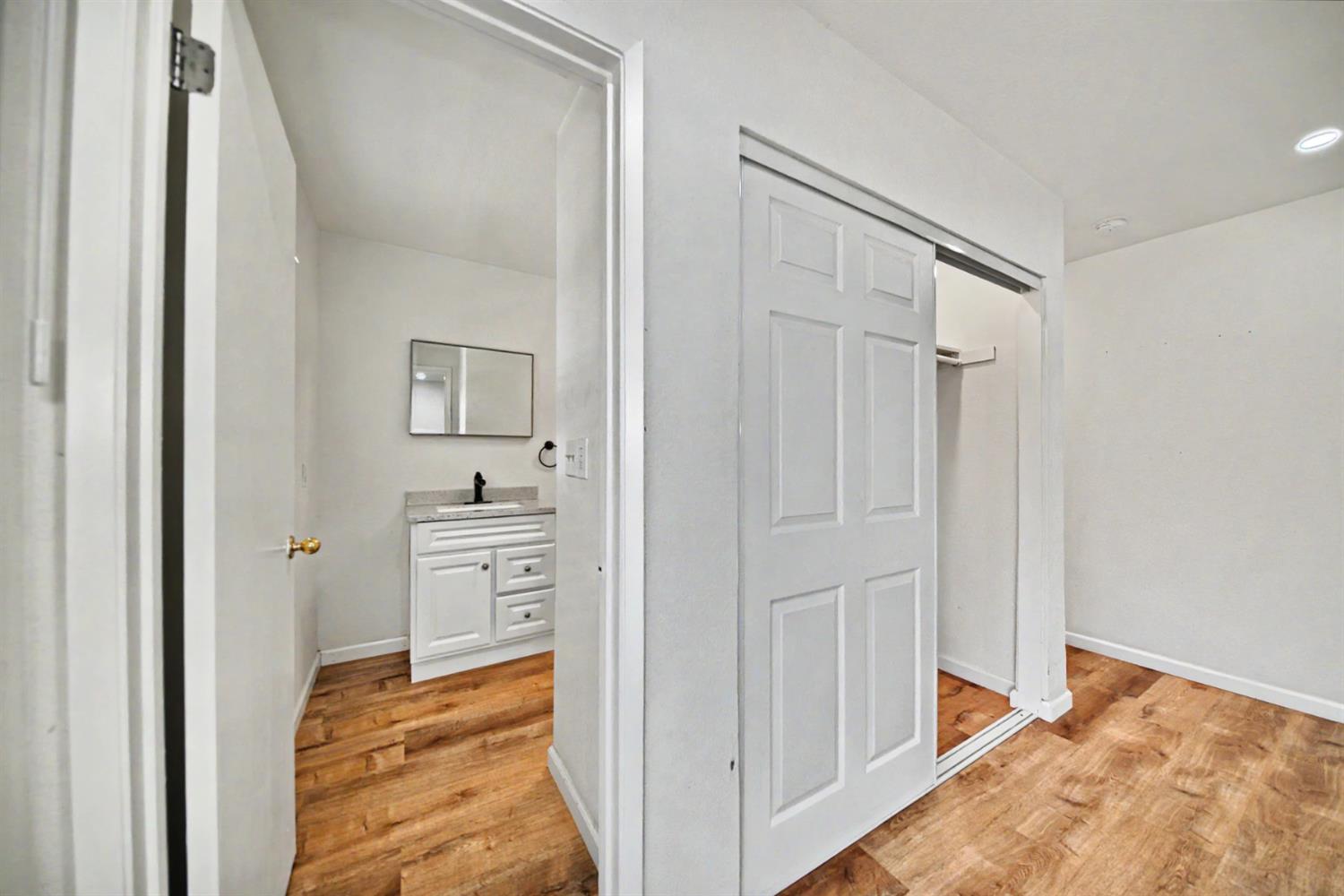 9572 Stonewall Ct, Delhi, CA 95315