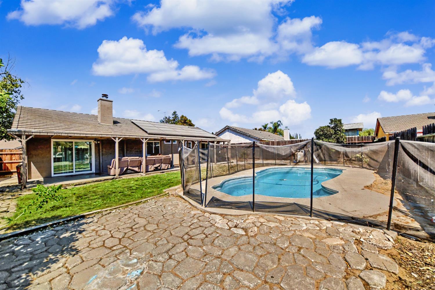 9572 Stonewall Ct, Delhi, CA 95315
