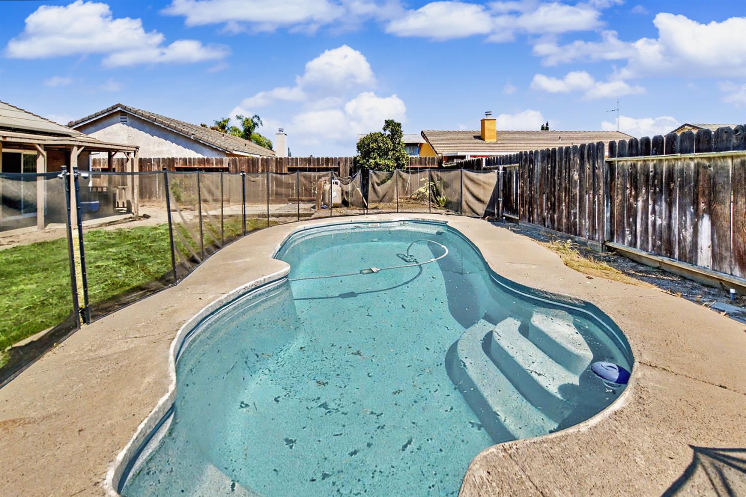 9572 Stonewall Ct, Delhi, CA 95315