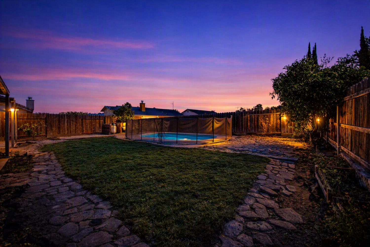 9572 Stonewall Ct, Delhi, CA 95315