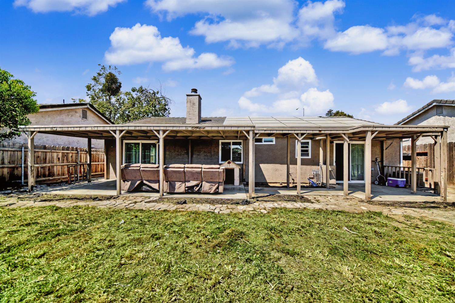 9572 Stonewall Ct, Delhi, CA 95315