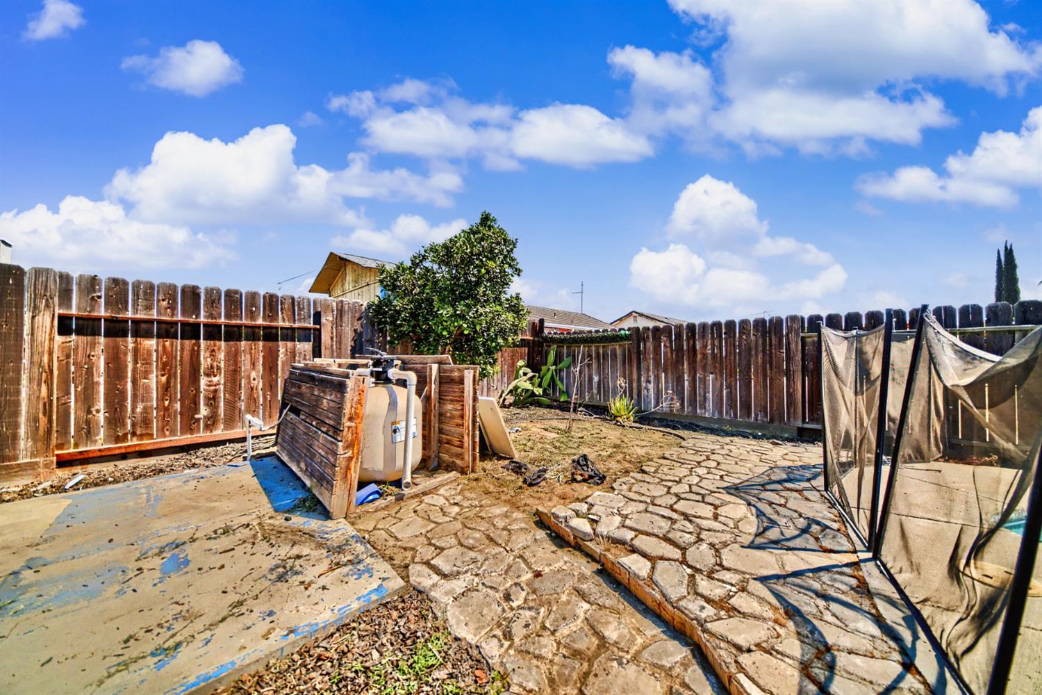 9572 Stonewall Ct, Delhi, CA 95315