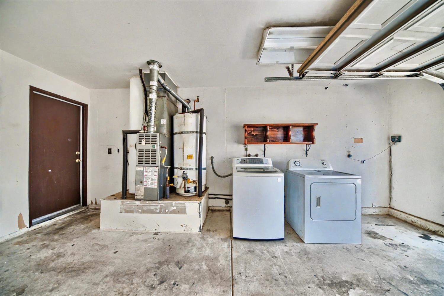 9572 Stonewall Ct, Delhi, CA 95315