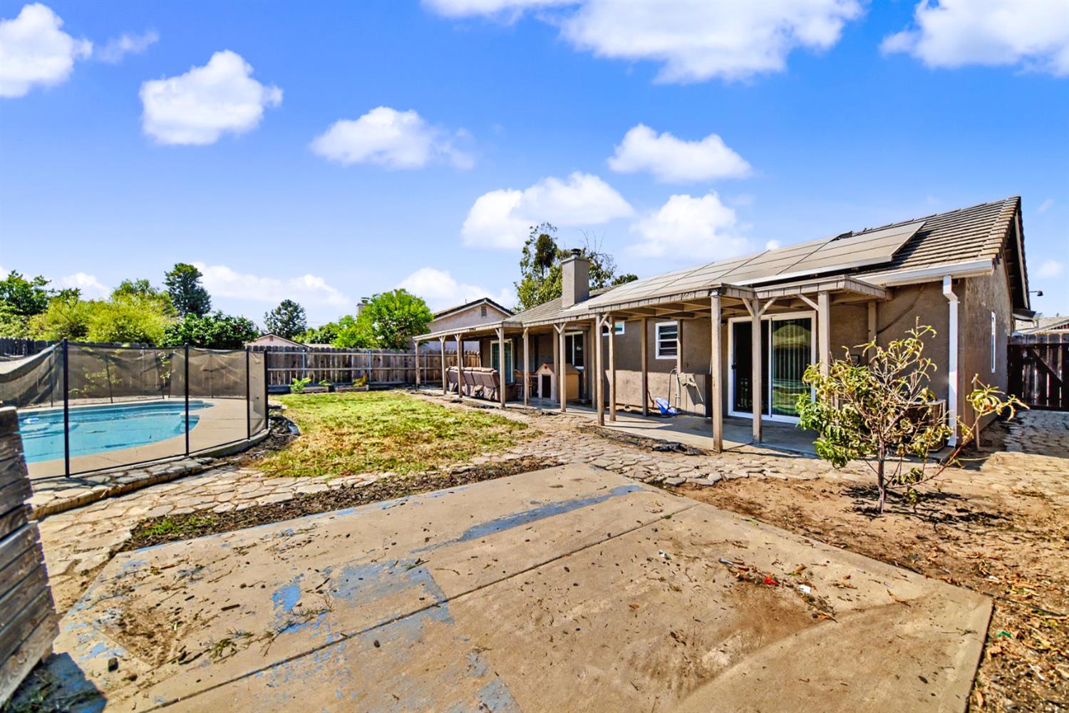 9572 Stonewall Ct, Delhi, CA 95315