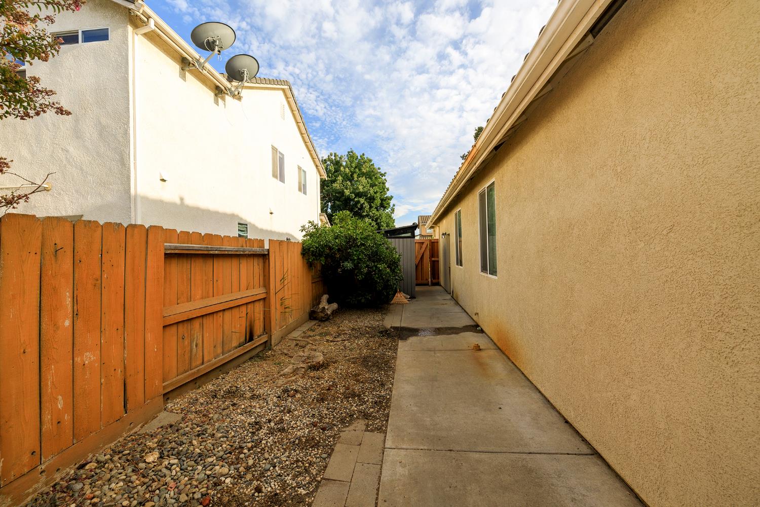 3711 Pomegranate Ave, Ceres, CA 95307