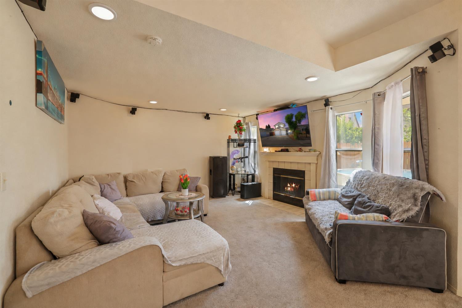 913 Jayhawk Way, Modesto, CA 95358