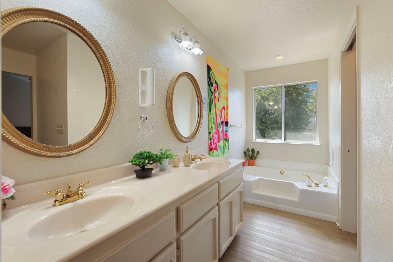 913 Jayhawk Way, Modesto, CA 95358