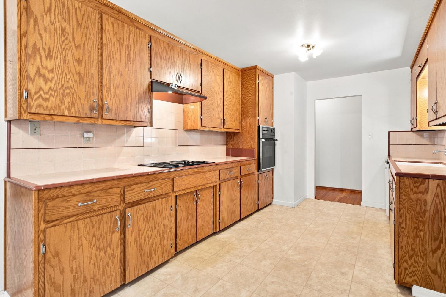 1321 Westland Dr, Modesto, CA 95350