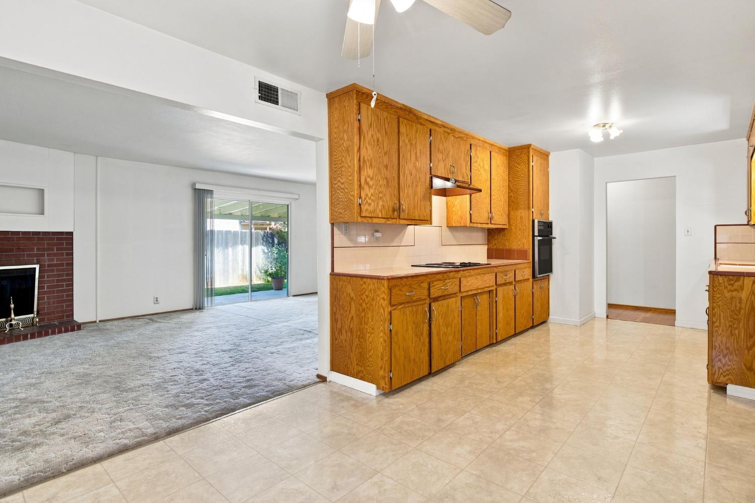 1321 Westland Dr, Modesto, CA 95350